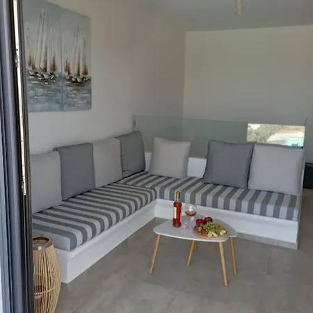 Bamboo Naxos Mikrí Vígla