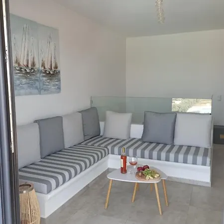 Bamboo Naxos Mikrí Vígla