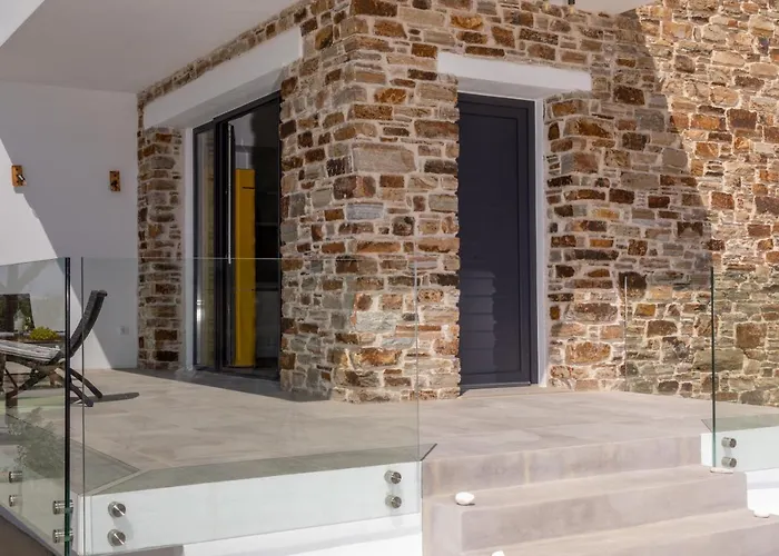 Bamboo Naxos Mikrí Vígla